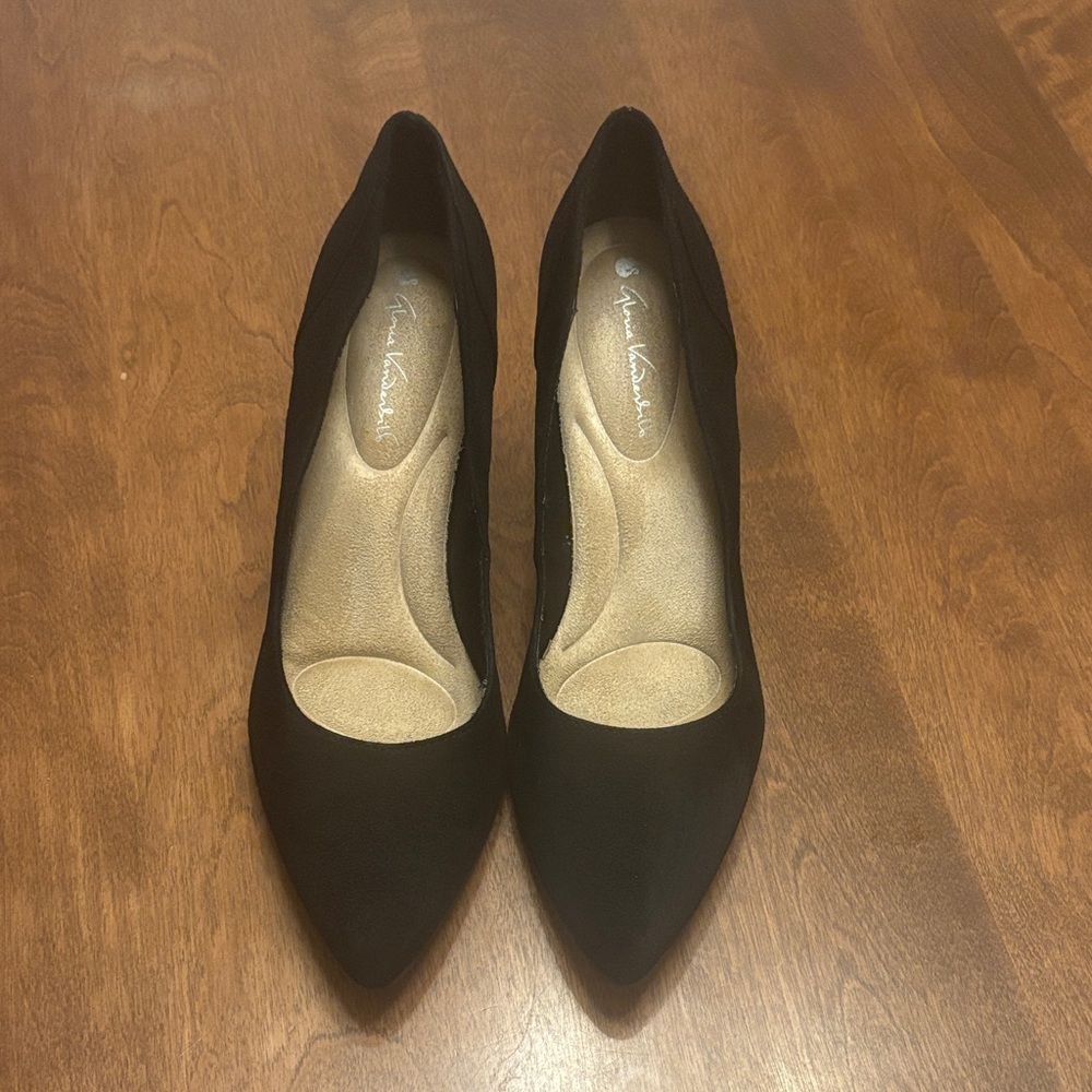 Gloria Vanderbilt Pumps